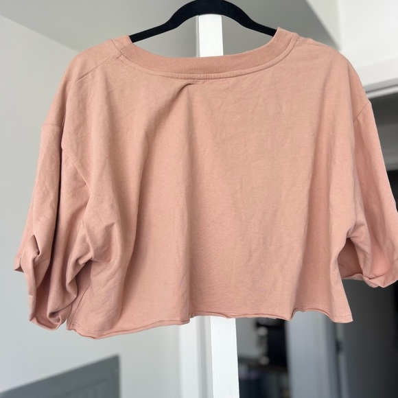 h:ours Dusty Rose Cropped Tee - Picture 5 of 6